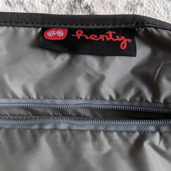 Henty Wingman Commuter Bag - Picture 2 of 4